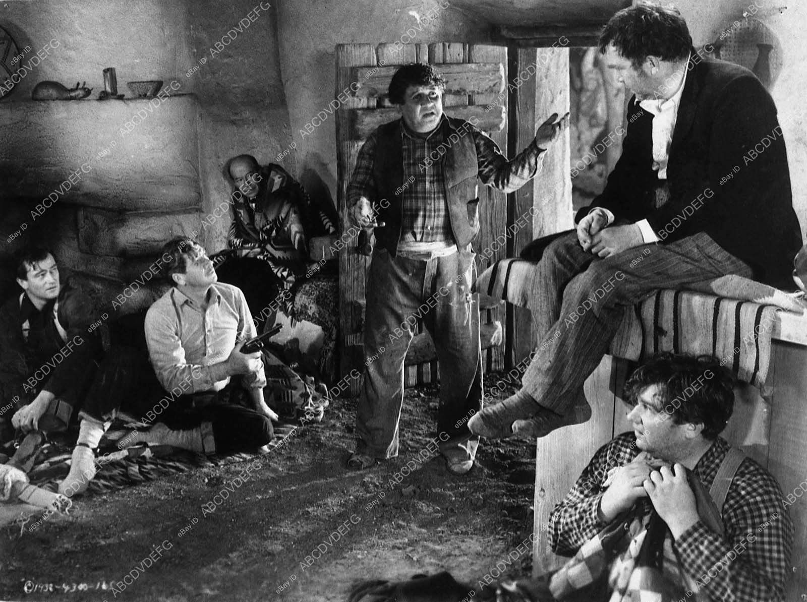 JOHN WAYNE IN THE 1939 FILM "STAGECOACH" 8X10 PUBLICITY PHOTO MW436 